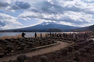 土媒：曼联中场埃里克森可能本周租借加盟加拉塔萨雷